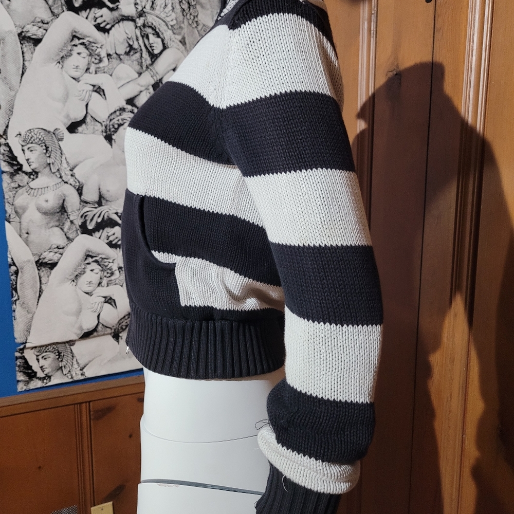 Sweater - Picture 2 of 12